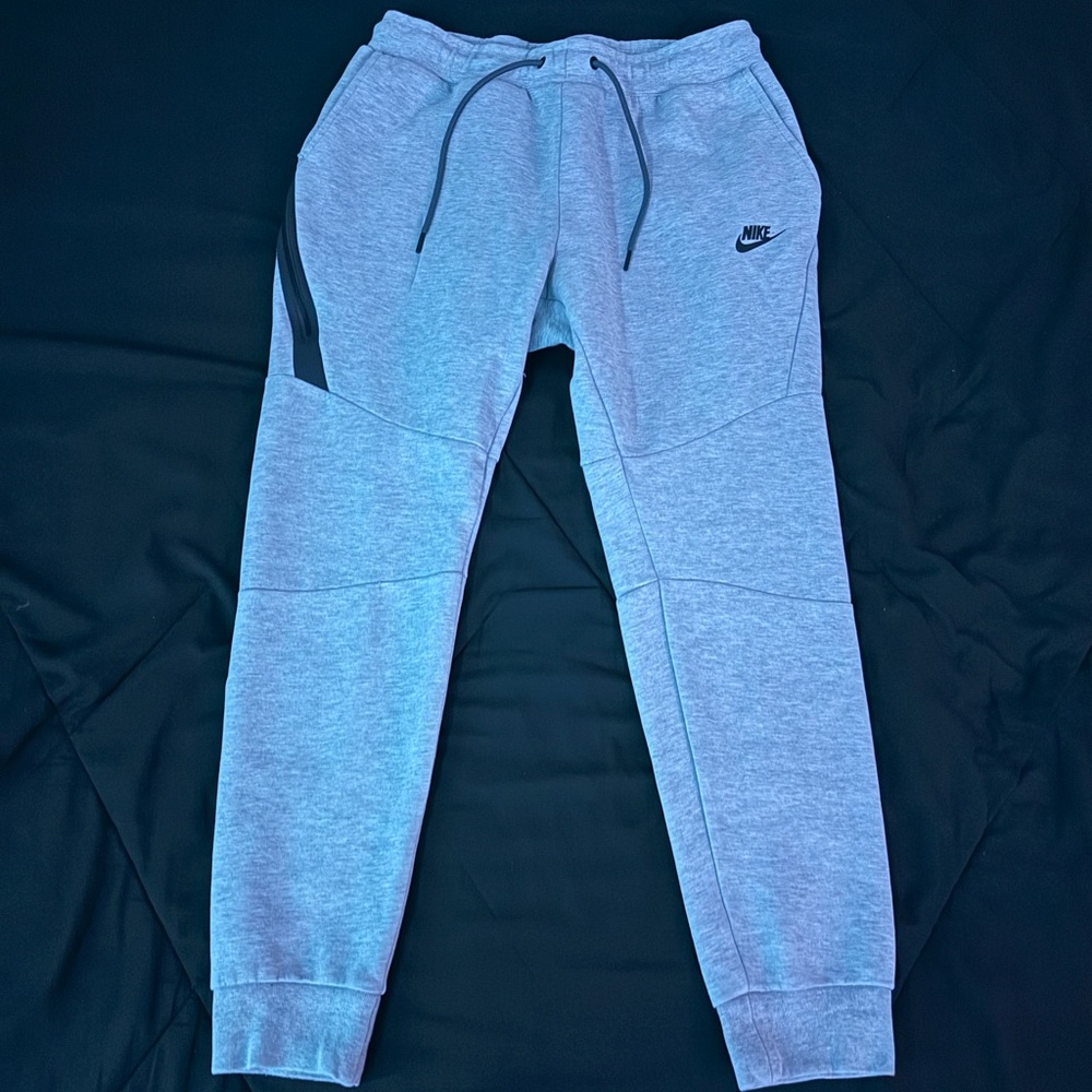 Nike Gray Joggers with Tapered Fit and Soft Material